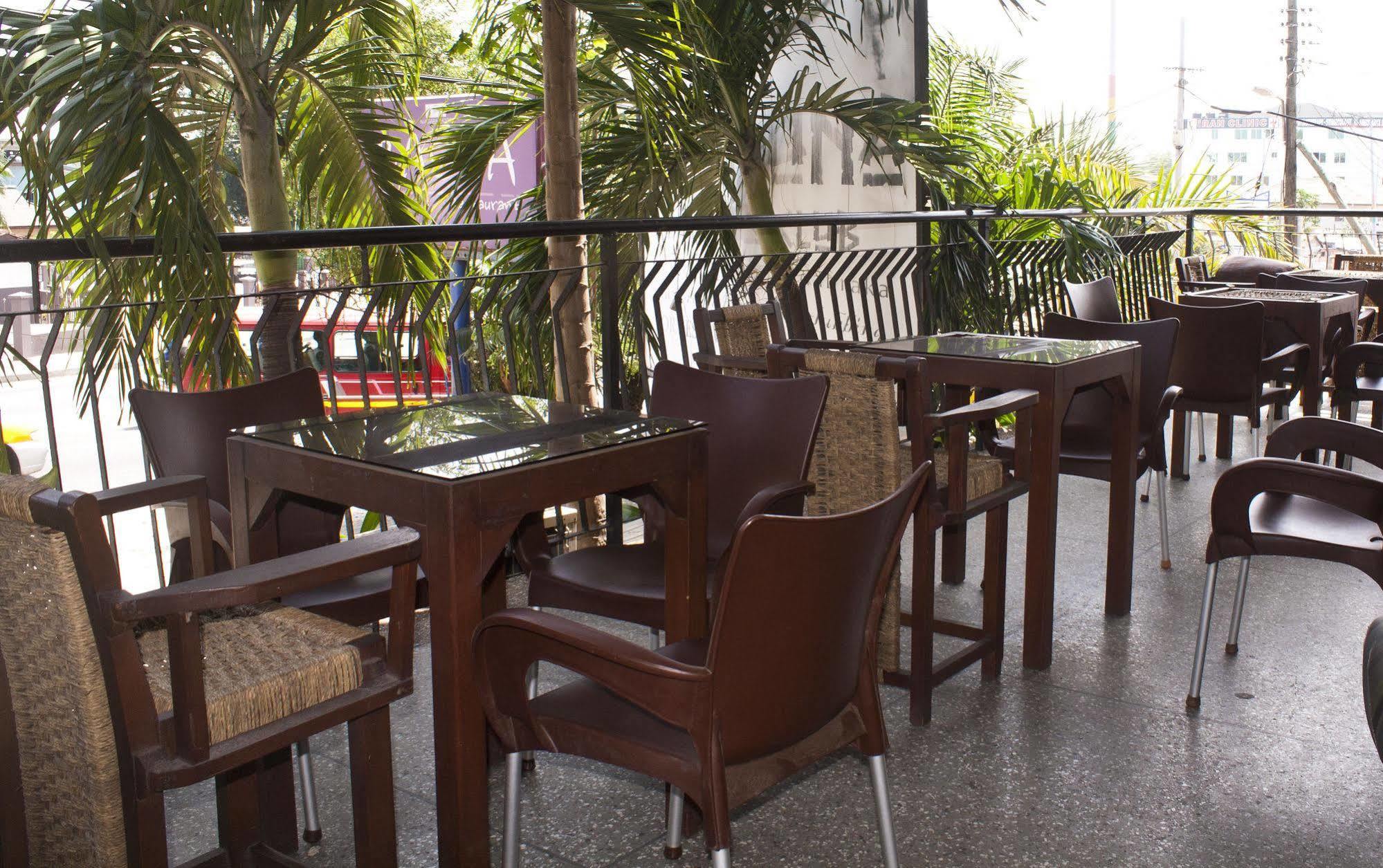 Niagara Hotel Accra Bagian luar foto