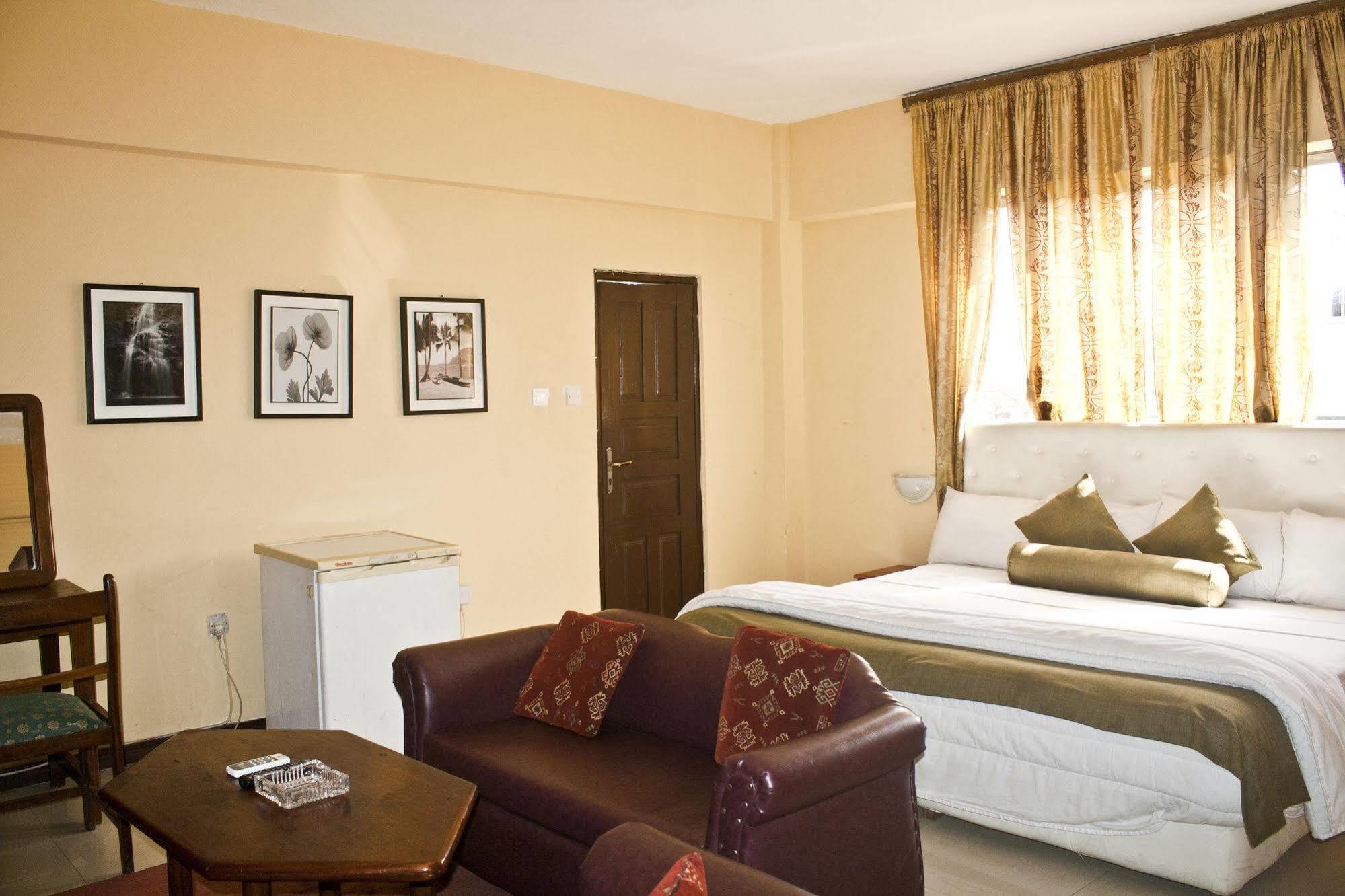 Niagara Hotel Accra Bagian luar foto